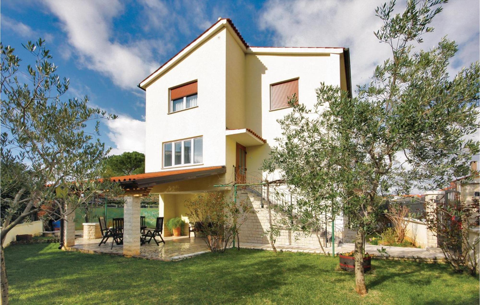 Awesome Apartment In Pula With Wifi Екстер'єр фото